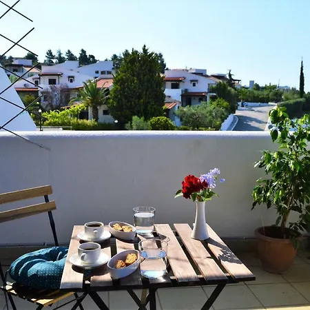 Sonia's House With Garden Vakantiehuis *