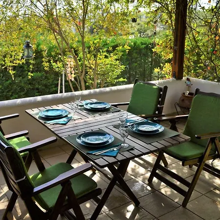 Semesterbostad Sonia's House With Garden *