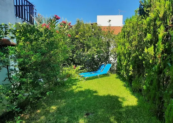بيت للعطل Sonia's House With Garden *