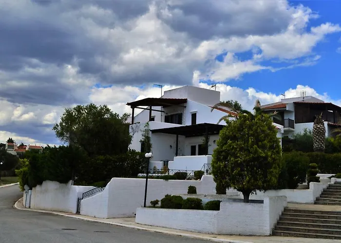 Sonia's House With Garden * غيراكيني