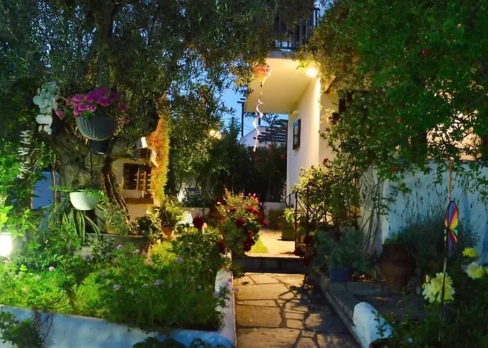 בית נופש Sonia's House With Garden גראקיני