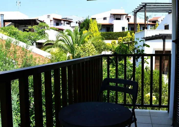 Sonia's House With Garden בית נופש