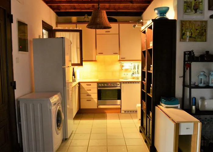 בית נופש Sonia's House With Garden