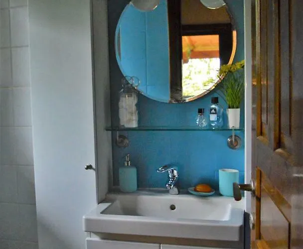 Sonia's House With Garden בית נופש גראקיני